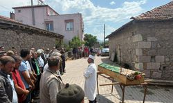 Bigadiç’te Kadın Cinayeti Sonrası Gözyaşları Sel Oldu: Gonca A. Son Yolculuğuna Uğurlandı