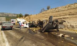 Mersin'de Trafik Faciası: TIR ve Yolcu Otobüsü Çarpıştı! Çok Sayıda Ölü ve Yaralı Var!