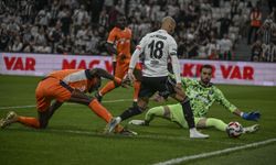 Beşiktaş - Başakşehir Maçında İlk Yarıda Gol Sesi Çıkmadı!