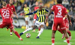 Fenerbahçe’de Talisca’ya Penaltı Tepkisi! Tribün Islıklarken Arkadaşları Sahip Çıktı