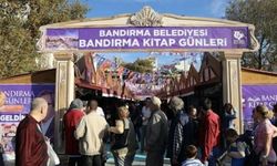 7. Bandırma Kitap Günleri Başlıyor: Onlarca Yazar, Söyleşi ve Konser Cumhuriyet Meydanı’nda