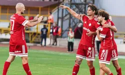Ümraniyespor, 10 Kişiyle Boluspor’u Devirdi! İlk Deplasman Galibiyetini Aldı!