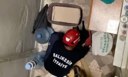 Balıkesir'de Yürekler Ağıza Geldi! 5. Kattan Düşen Kedi Kurtarıldı!