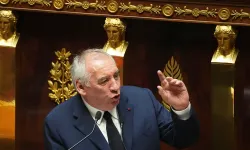 Fransa’da Tarihi Gelişme! Hükümet Düştü!
