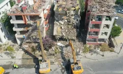 Deprem Beklemez, Siyaset Oyalar!