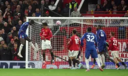 Manchester United, Chelsea’yi 2-1 Mağlup Etti! Altay Bayındır Kalesinde Devleşti!