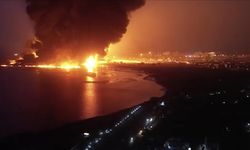 İsrail’den Yemen’e Hava Saldırısı: Hudeyde Limanı Vuruldu!