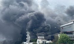 Trabzon'da Yangın Paniği! Depodan Alevler Yükseldi! Müdahale Devam Ediyor!