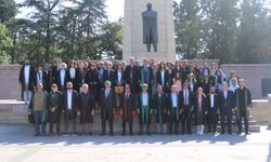 Balıkesir Barosu Adli Yıl Açılışını Atatürk Anıtı’nda Gerçekleştirdi