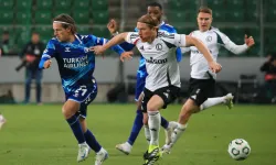 Samsunspor Avrupa’ya Galibiyetle ‘Merhaba’ Dedi: Legia Varşova Deplasmanında 1-0’lık Zafer!
