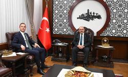 Balıkesir 1. Kitap Fuarı’na “aydınlanma” daveti: Ahmet Akın’dan Vali Ustaoğlu’na ziyaret