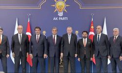 7 Belediye Başkanı AK Parti’ye Katıldı: Erdoğan Rozetleri Taktı
