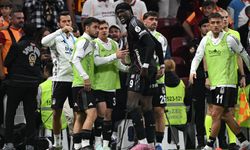 Galatasaray - Beşiktaş Derbisinde Heyecan Dorukta! Tammy Abraham'ın Golü ile Beşiktaş İlk Yarıda Önde!