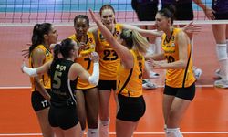 VakıfBank Sezona Galibiyetle Başladı! Zeren Spor'u 3-1 Mağlup Etti