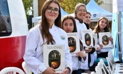 Balıkesir Kitap Fuarı’nda Öğrencilerden Büyük Başarı: “Maşınga” Yemek Kitabı Tanıtıldı! Kayıp Lezzetler Hayat Buluyor!