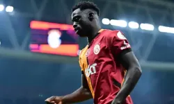 Galatasaray - Beşiktaş Derbisinde Kritik An! Davinson Sanchez'e Yasin Kol'dan Kırmızı Kart!
