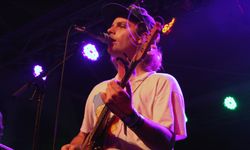 Mac DeMarco Kimdir? Kanadalı Sanatçı 2026’da İstanbul’da Sahne Alacak