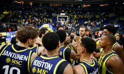 Fenerbahçe Beko, Petkim Spor'u Evinde Farklı Geçti! Tucker'den Şov!