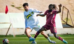 9 Kişi Bandırmaspor’dan Tarihi Direniş!Esenler Erokspor’a Geçit Vermedi! 0-0