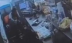 Manisa'da Dehşet Anları: Eski Eşini Kucağında Çocuk Varken Defalarca Bıçakladı!