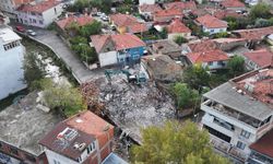 DSİ’den Sındırgı’ya Destek: Enkaz Kaldırma ve Su Hattı Onarım Çalışmaları Başladı