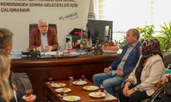 Muhtarlar Günü Öncesinde Anlamlı Buluşma! Burhaniye Belediyesi'nde Muhtarlar Bir Arada, Mahallelerin Nabzı Tutuldu!