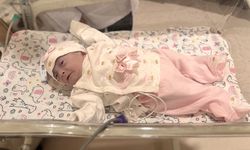 Yaşamaz dediler! 465 gram doğan Hüma bebek şimdi anne kucağında