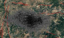 Arı oğulu değil, deprem haritası! Sındırgı üç aydır sallanıyor!