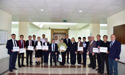 BAÜN, Uluslararası Araştırmacıları Mezun Etti: Sertifikalar Rektör Oğurlu Tarafından Sunuldu