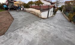 Marmara Adalar Belediyesi Avşa 5080 Sokak’ta Yol ve Beton Çalışmalarını Sürdürüyor