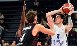 Anadolu Efes’ten Farklı Zafer! Manisa Basket’e 104-72’lik Gövde Gösterisi