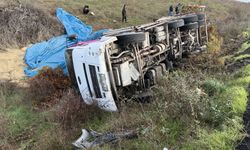 Çanakkale'de Feci Kaza! Kamyon Şarampole Devrildi!