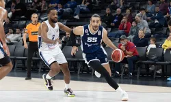 Anadolu Efes'e Kendi Evinde Şok Yenilgi! Bahçeşehir Koleji Fire Vermeden Devam Ediyor!
