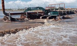 Son Dakika! Çanakkale’de Tuzla Çayı Taştı! Tarım Arazileri ve Binalar Sular Altında Kaldı