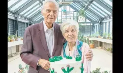 Usta Oyuncu Ediz Hun 85. Yaşını Ediz Hun Kaktüs Evi'nde Kutladı!