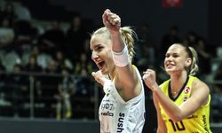 Fenerbahçe Medicana Şampiyonlar Ligi’ne Fırtına Gibi Girdi! Benfica'yı 3-0’la Geçti!