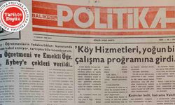 12 Aralık 1989 Salı: Yılın öğretmeni ve emekli öğretmenine çekleri verildi