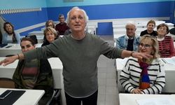 Tamer Çallıoğlu, 80 yaşında hâlâ aynı heyecanla sahnede