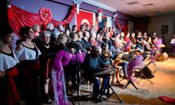 Burhaniye'de müzik ve dayanışma gecesi