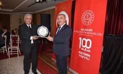 Balıkesir Eğitim Camiası, Murat Demir İçin Veda Yemeğinde Buluştu