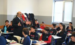 Balıkesir Valisi İsmail Ustaoğlu’ndan Altıeylül Yarış Ortaokulu’na Ziyaret