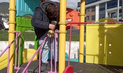 Edremit’te Parklar Yenileniyor: Oyun Grupları ve Spor Aletlerinde Bakım Çalışmaları Sürüyor