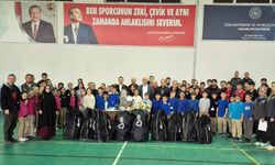 Manyas Gençlik Merkezi’ne Spor Malzemesi Desteği