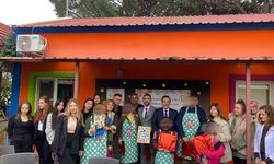 BAÜN BUBFA Öğrencilerinden Özel Çocuklarla Tuval Boyama Etkinliği