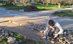 Edremit’te Bozulan Yollar Hızla Tamir Ediliyor