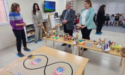 İl Millî Eğitim Müdürü Kal, Anaokulunda Sınıfları Gezdi