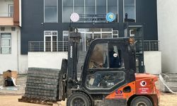 Uygulama Oteli’nde Taş Döşeme Sürüyor