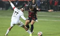 Gençlerbirliği İkinci Yarı Açıldı: Sakaryaspor’u 5-0’la Geçip Turladı!