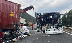 Osmaniye'de Feci Kaza! Yolcu Otobüsü ile Tır Çarpıştı! 7 Kişi Hayatını Kaybetti! 11 Ağır Yaralı Var!