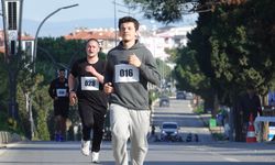 Balıkesir’de Üniversite Öğrencilerinden Gazze İçin Anlamlı Koşu